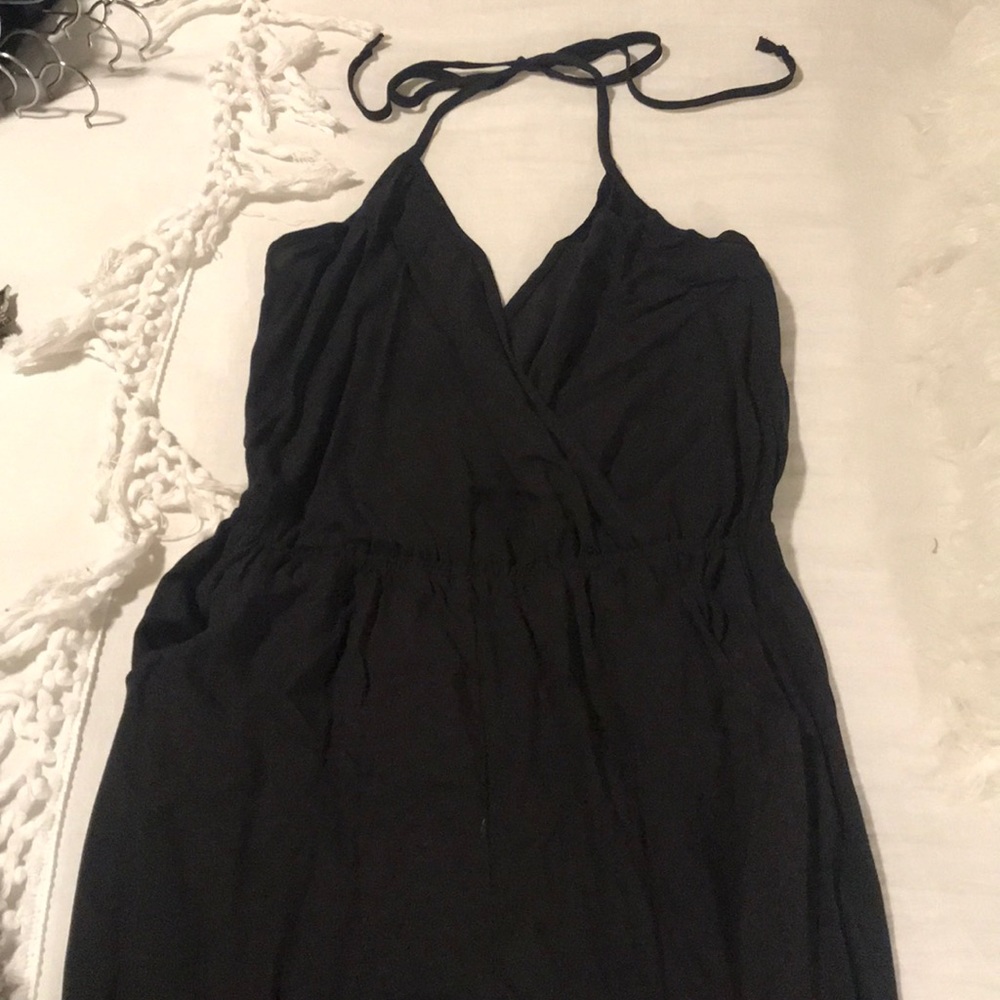 Black string halter top jumper.